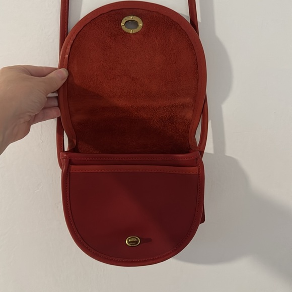 Vintage Crossbody Coach in red - Picture 2 of 6